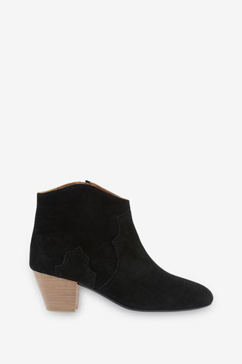 DICKER BOOTS