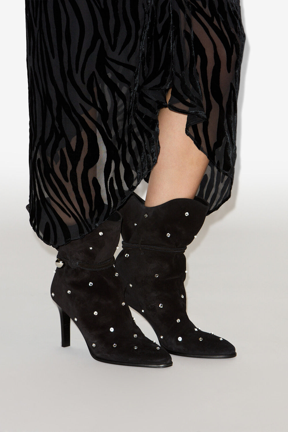 Stivali in pelle scamosciata con borchie lolya - Nero - Woman - 5