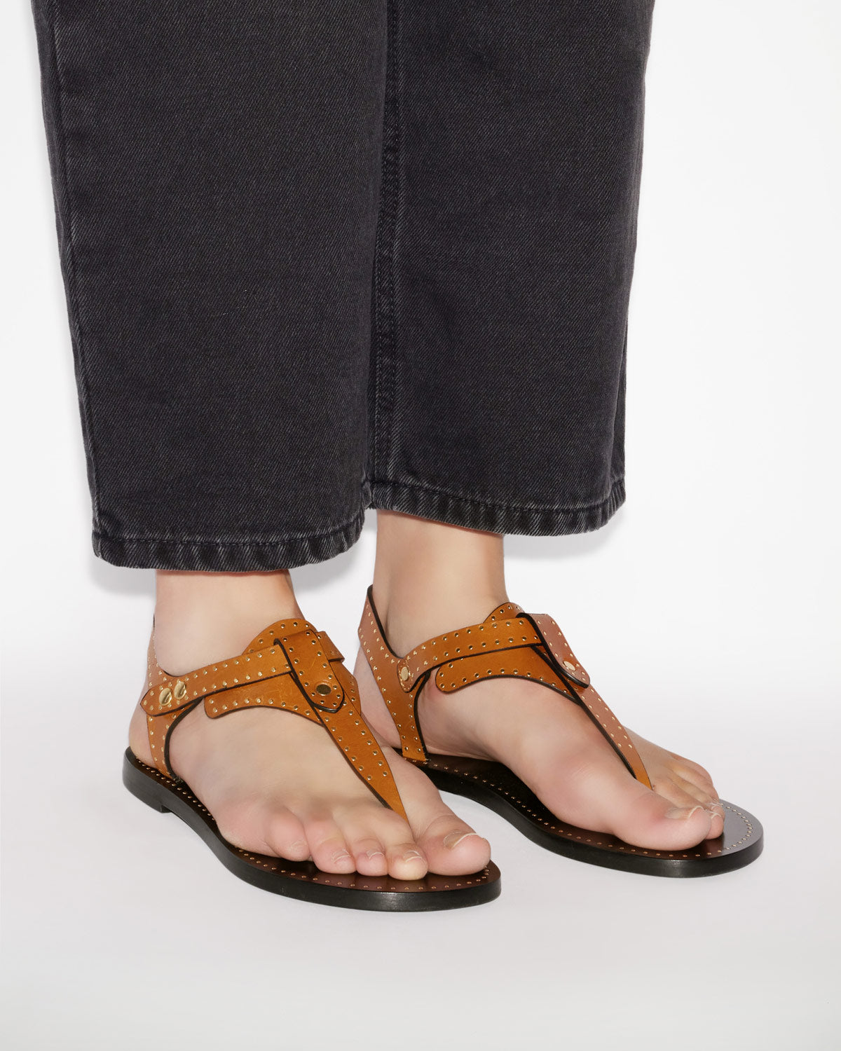 Joony flat-heeled studded leather sandals - Havana - Woman - 5